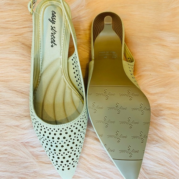 Easy Street Women's Enchant Slingback Dress Pump - Picture 4 of 8